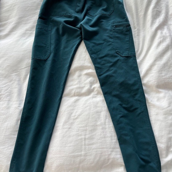 FIGS XXS Catarina Top/XS Yola Skinny Scrub Pants Caribbean Blue - Picture 9 of 10